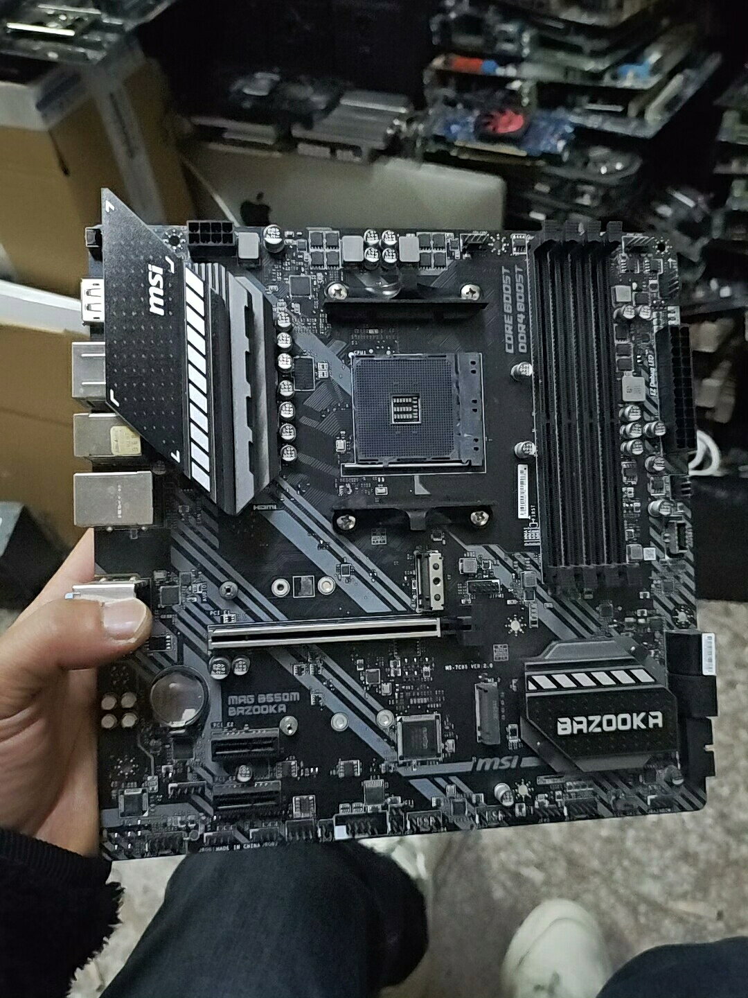 微星MAG B550M BAZOOKA 主機板 AM4插槽 支援AMD CPU DDR4記憶體 PCI-E4.0 M.2固態硬碟 4+2+1相供電 HDMI DP輸出 遊戲主機板