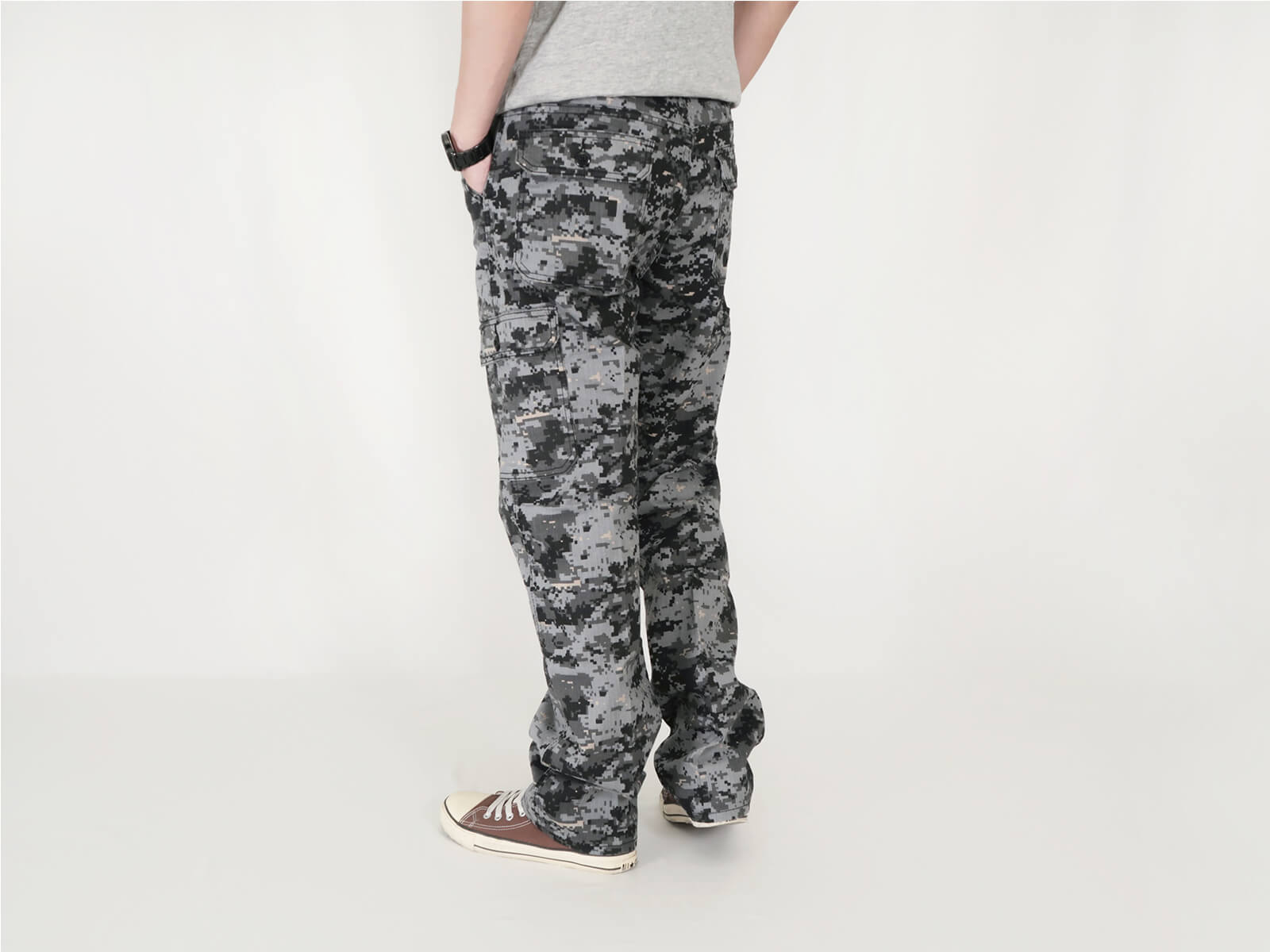 時尚迷彩工作褲 彈性休閒迷彩褲 多口袋中直筒長褲 側貼袋工作長褲 牛仔版型迷彩長褲 口袋褲 工裝褲 CARGO PANTS (337-2026-21)灰色、(337-2027-11)軍綠色 腰圍M L XL 2L 3L 4L 5L(28~41英吋) [實體店面保障] sun-e 9