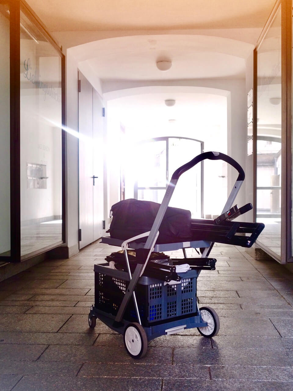 德國CLAX 多功能折疊式手推車 (孔雀绿/耀石灰/寶石紅/浪漫粉/經典黑) 3