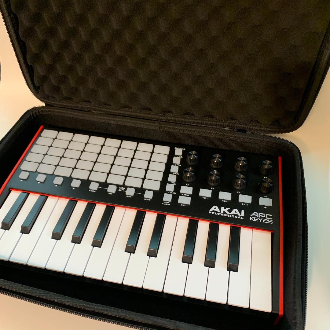 Akai APC KEY25 MK2 MIDI 鍵盤Ableton 控制器含攜行保護包、台灣公司貨