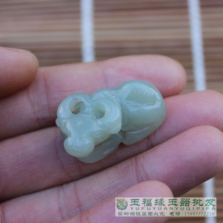 仿古和田玉牛掛件糖色和田玉吊墜生肖牛氣沖天立體特價牛掛件批