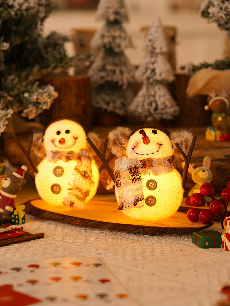 聖誕節裝飾品發光小雪人圍巾玩偶擺件氛圍佈置兒童聖誕小禮品禮物【淘夢屋】