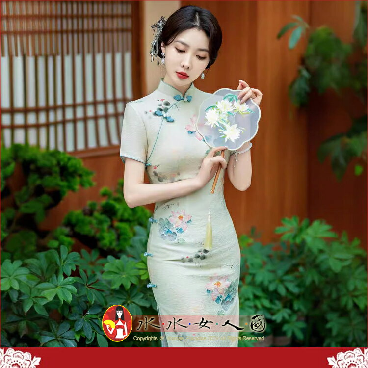 夏季改良年輕款中長天絲麻旗袍時尚淑女氣質修身短袖立領女裝連衣裙顯瘦旗袍洋裝-荷色春光(綠)-水水女人國