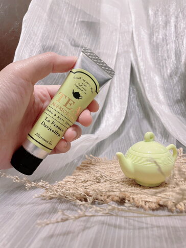 【現貨】afternoon tea 下午茶 限定 茶壺造型 西洋梨 大吉嶺紅茶 香味 潤唇膏 萬用膏 護手霜 指緣霜 0