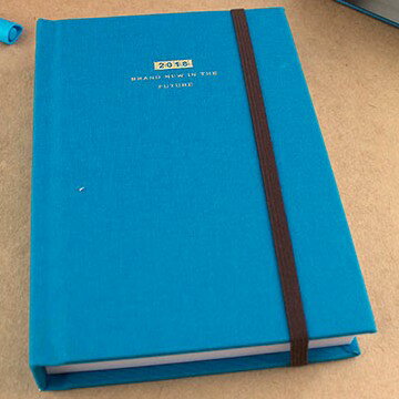 【珠友】2018年A6精裝日誌1日1頁-簡約-A4寶藍