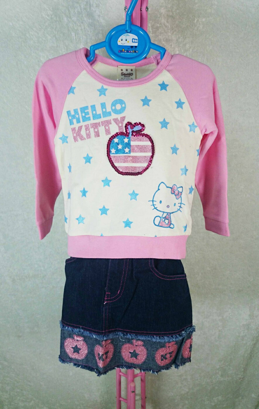 【震撼精品百貨】Hello Kitty 凱蒂貓 衣褲組 長衣短裙 蘋果 震撼日式精品百貨