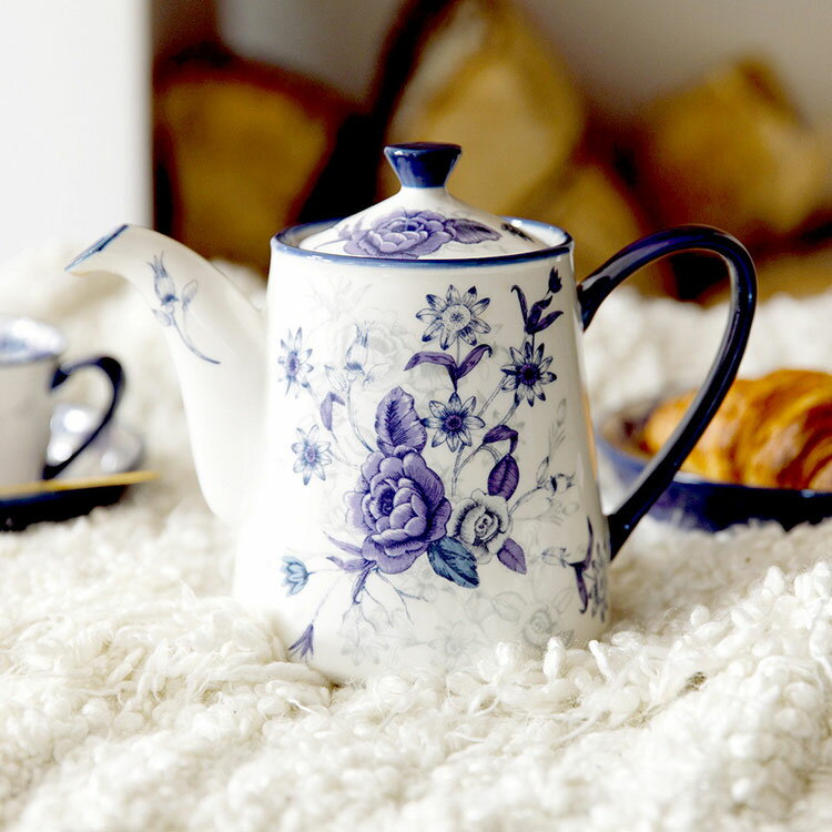《London Pottery》BlueRose陶製茶壺(900ml) | 泡茶 下午茶 茶具【領券滿額再折千9/30止】