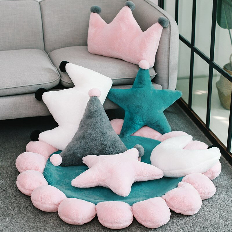 新款2021女生臥室小抱枕可愛卡通造型絨星亮毛絨玩具沙發床品配飾