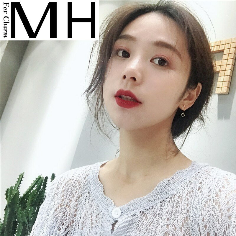 女士鋯石短款耳環女氣質韓國簡單大方百搭漂亮冬天女學生款簡約。