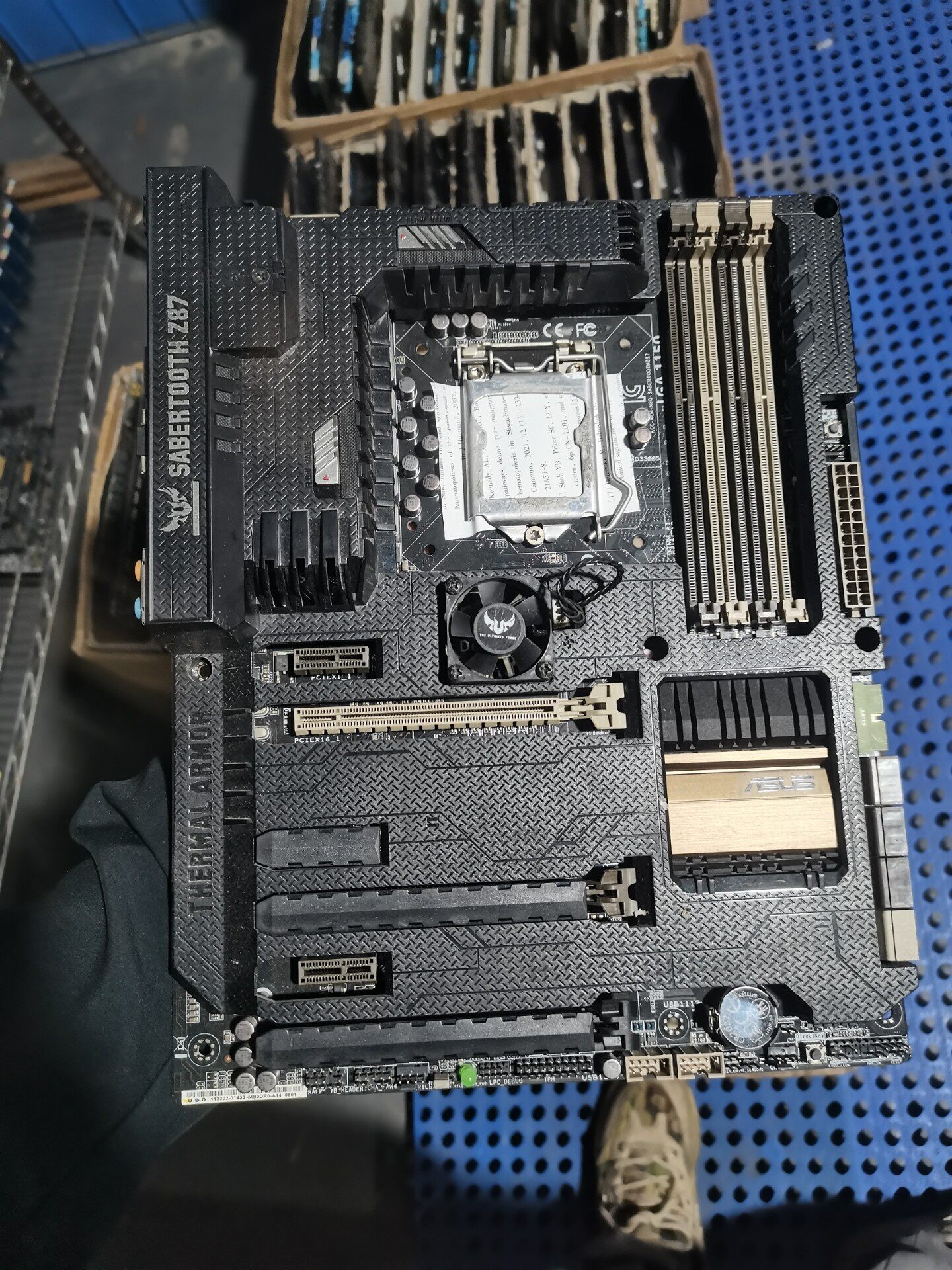 華碩SABERTOOTH Z87 主機板 軍規級耐用 LGA1150 測試全好 無暗病 配件齊全 實物拍攝 店保一個月 可超頻 遊戲主機板 電競主機板