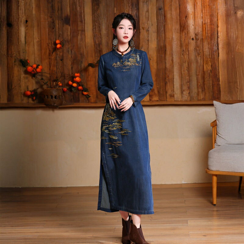 現貨+預購 女新中式旗袍連身裙改良旗袍長袖牛仔長裙A字裙子休閒大尺碼女裝(刺繡開叉74ku88)【獨家進口】【米蘭精品】