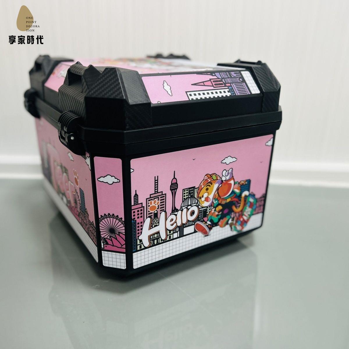 特價出 機車後尾箱 後尾箱 後備箱 45L摩托車後備箱後尾箱大容量小牛踏板電動車大號通用-粉色老虎 廠家現貨wy9