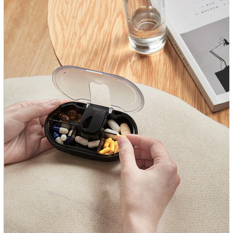 ISONA 日本Worldlife 食品級PP材質二合一兩用藥品藥丸膠囊收納盒 切藥器 防水藥盒 7