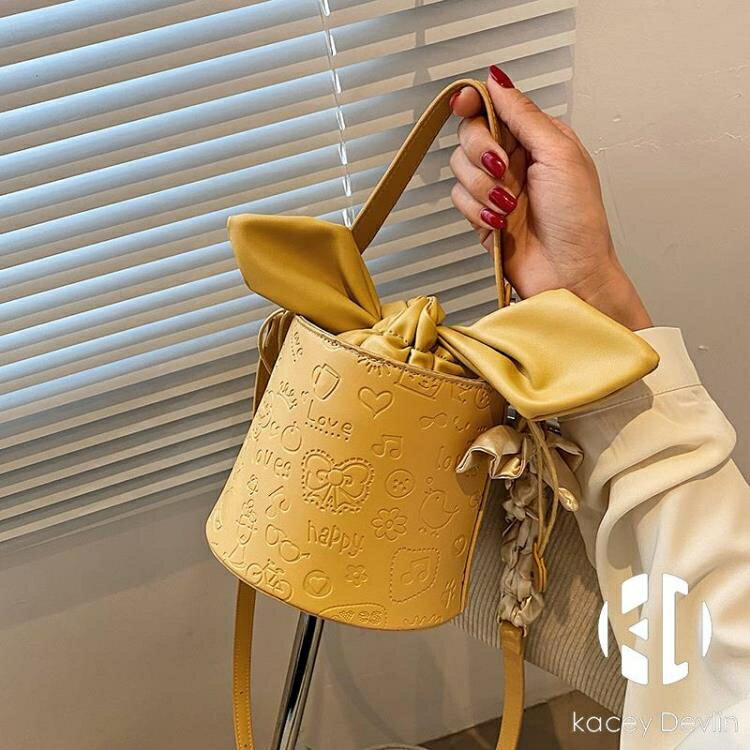 水桶包 百搭包包女夏斜挎包高級感小眾手提水桶包交換禮物