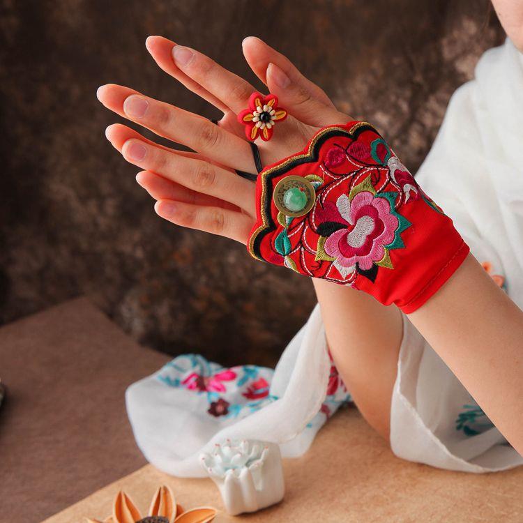 楊麗萍同款舞蹈手套女護腕民族風中國風復古刺繡花護腕手鏈飾品
