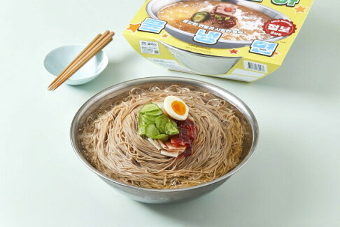 《 Chara 微百貨 》超取最多1組 韓國 GS 超商 超巨大臉盆 冷麵 泡麵 1680g 8人份 送鐵製30cm超大臉盆碗 3