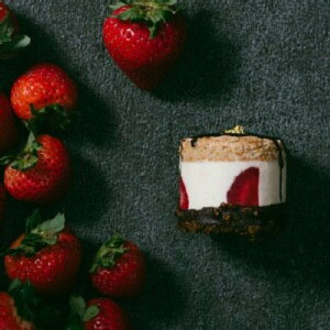 【樂樂甜點】草莓脆皮提拉米蘇(9入/盒)