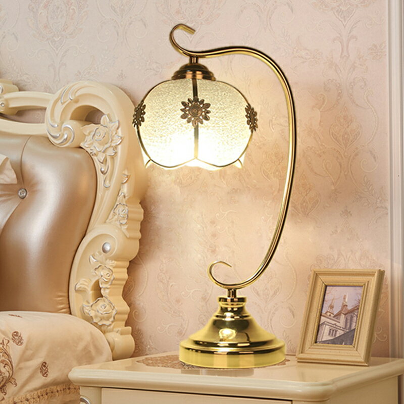 歐式臥室床頭燈簡約現代溫馨浪漫婚慶家用暖光臺燈創意網紅調光燈
