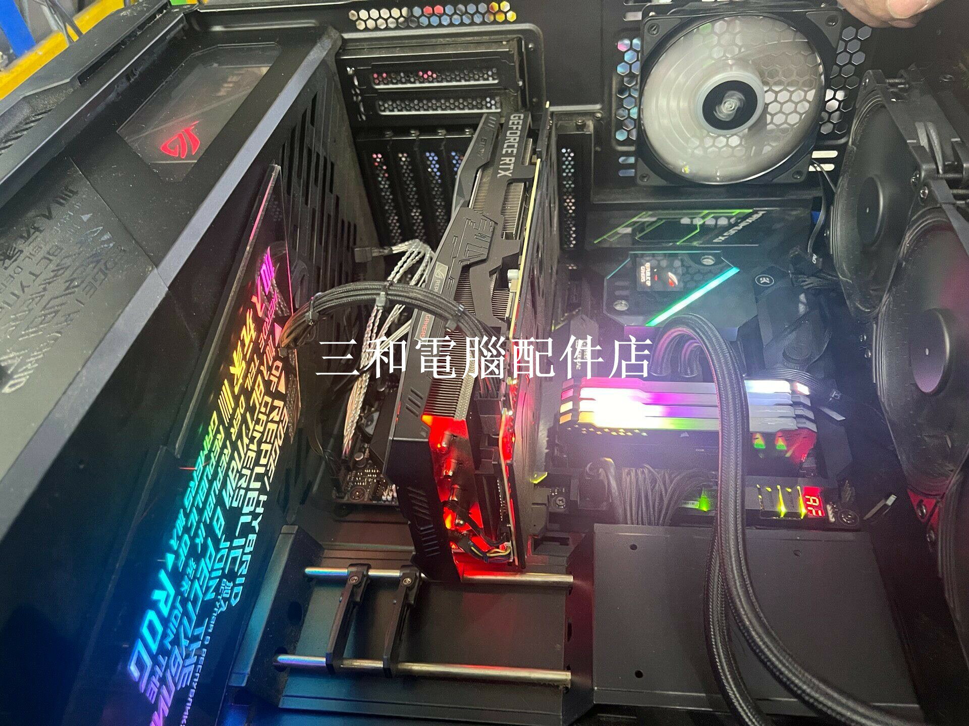 技嘉太陽神 i9 9900K 配 ROG Z390 主機板 海盜船32G記憶體 三星970EVO 500G SSD 高效能組合