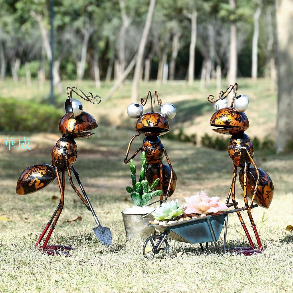 Tooarts 13 英寸螞蟻雕塑鐵卡通螞蟻, 帶有可移動的水桶花園或書桌裝飾多肉花盆小飾品存儲