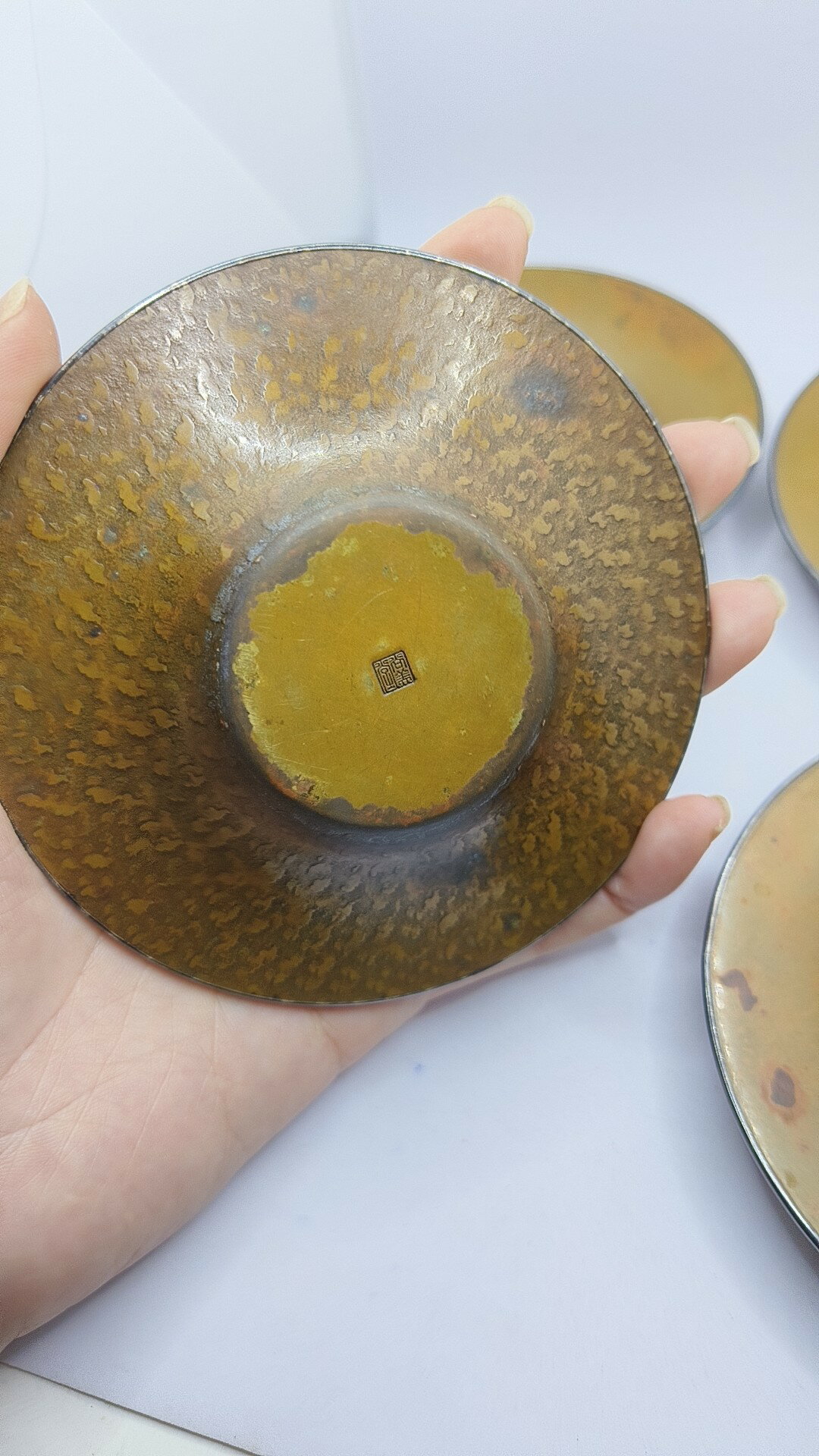 煎茶道具　中華銀幣刻印装飾　龍笹文茶托　五客　壹圓　C　R8917 煎茶道具 中華銀幣刻印装飾 龍笹文茶托 五客 壹圓 C R8917