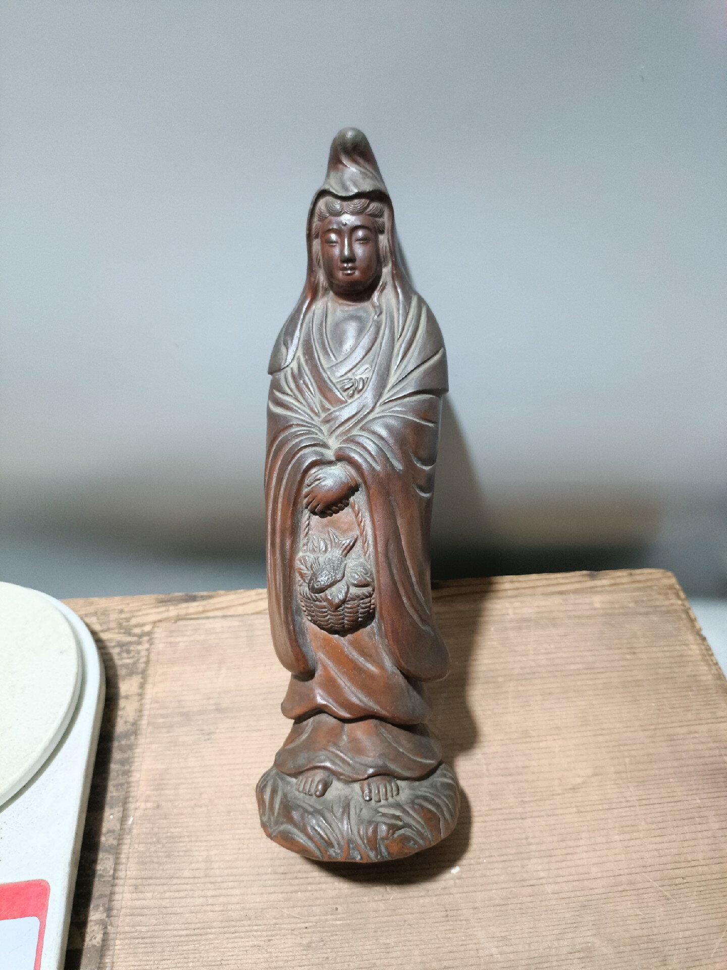 日本回流古董明治大正時期古備前觀音像菩薩像，古陶觀音。魚籃觀