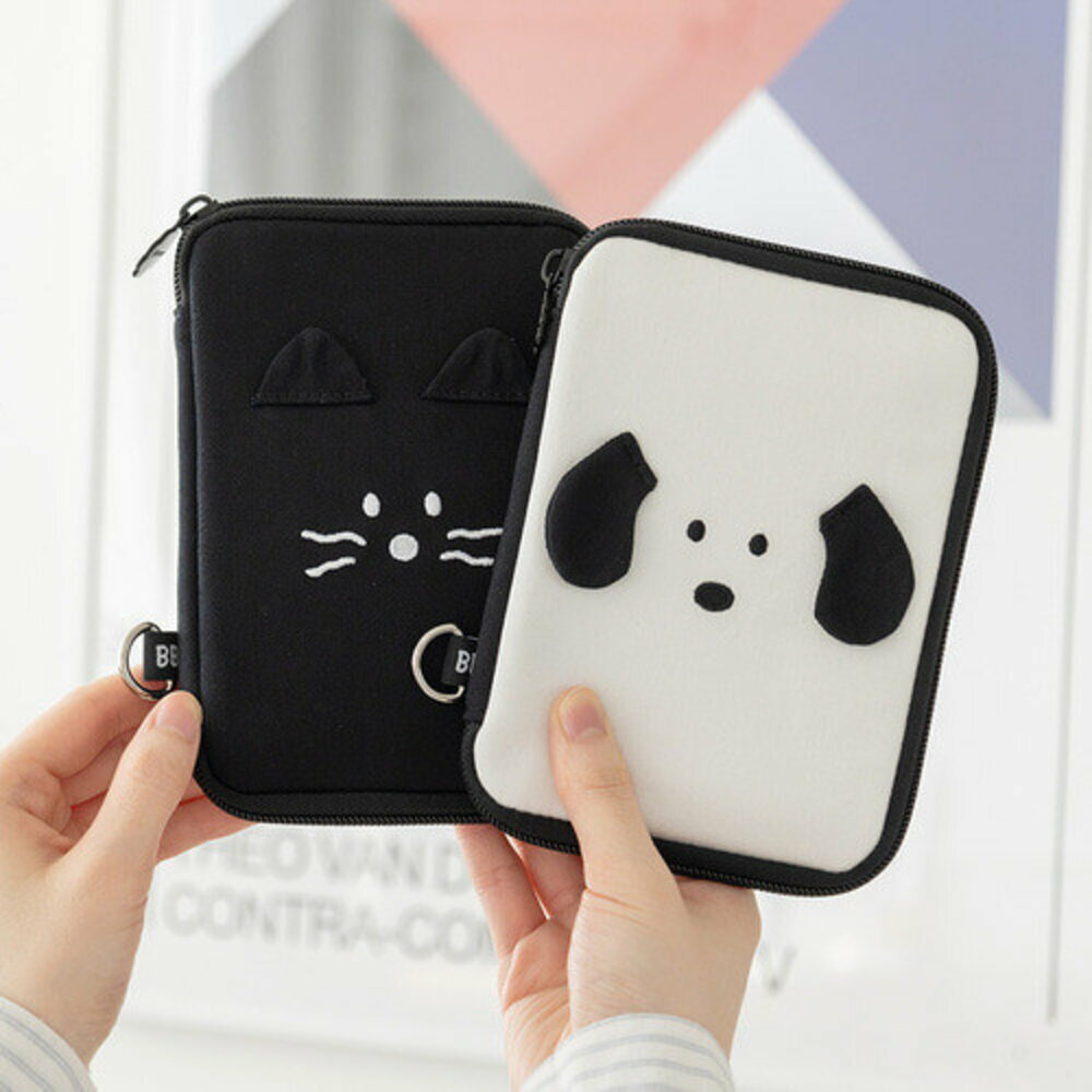 韓國代購 Romane早午餐兄弟多夾層護照包 貓咪 狗狗 Pompom｜護照包 護照套 護照夾 護照錢包 日本進口 - Romane 護照包 護照夾 韓國護照包 護照套 Pompom 護照錢包 護照包包 早午餐兄弟 韓貨 韓國文創 熱銷商品 文創 Brunchbrother 韓國代購 Romane早午餐兄弟多夾層護照包 貓咪 狗狗