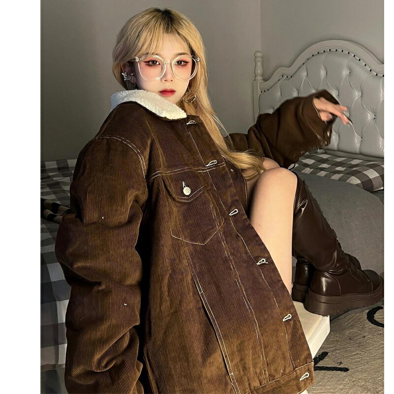 棕色燈芯絨羊羔毛外套女2021秋冬新款寬松加絨加厚小子翻領夾克