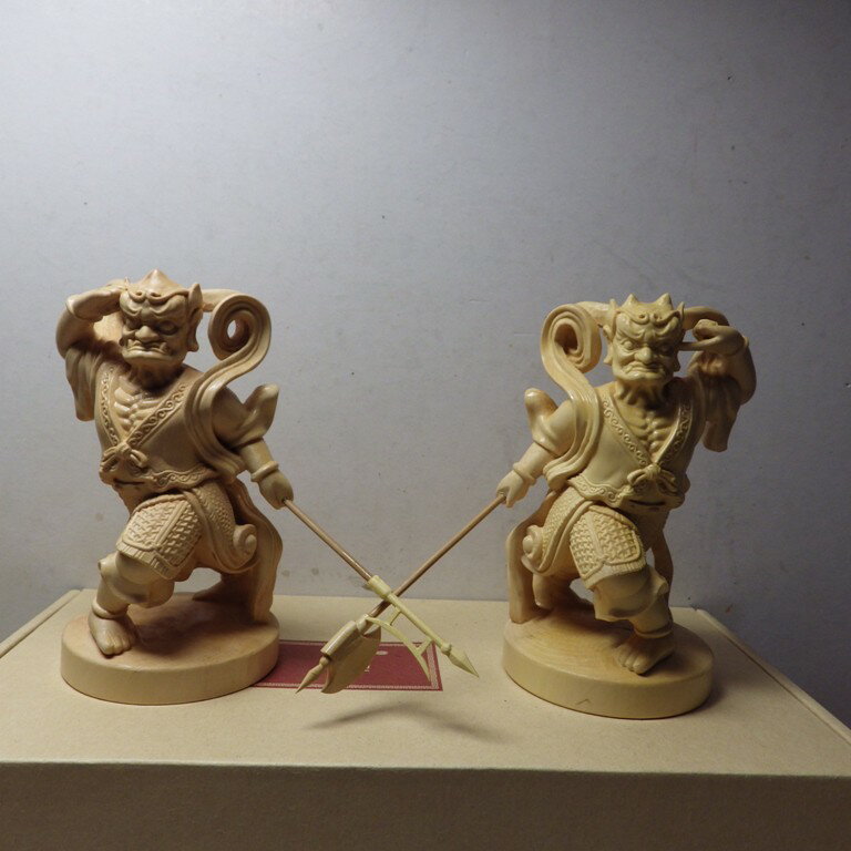 黃楊木精雕千里眼順風耳精雕品(高11公分)