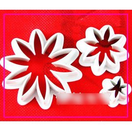 【翻糖模-塑膠-3件多瓣花】翻糖壓模 餅乾模 翻糖蛋糕工具 糖花(一套三件: 2、3.7、6.2cm)-8001006