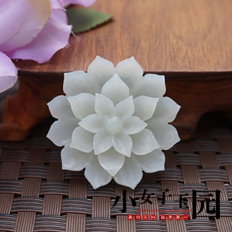 精細雕刻和田玉花開富貴吊墜掛件青白三層雕刻蓮花玉墜| 協貿國際日用品