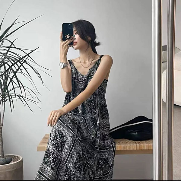 ANNAS 正韓 便宜款 單品實拍 變形蟲 長洋裝 細肩帶 渡假風洋裝 長裙 圖騰 海邊穿搭 性感 海灘裙 韓國 特價 1