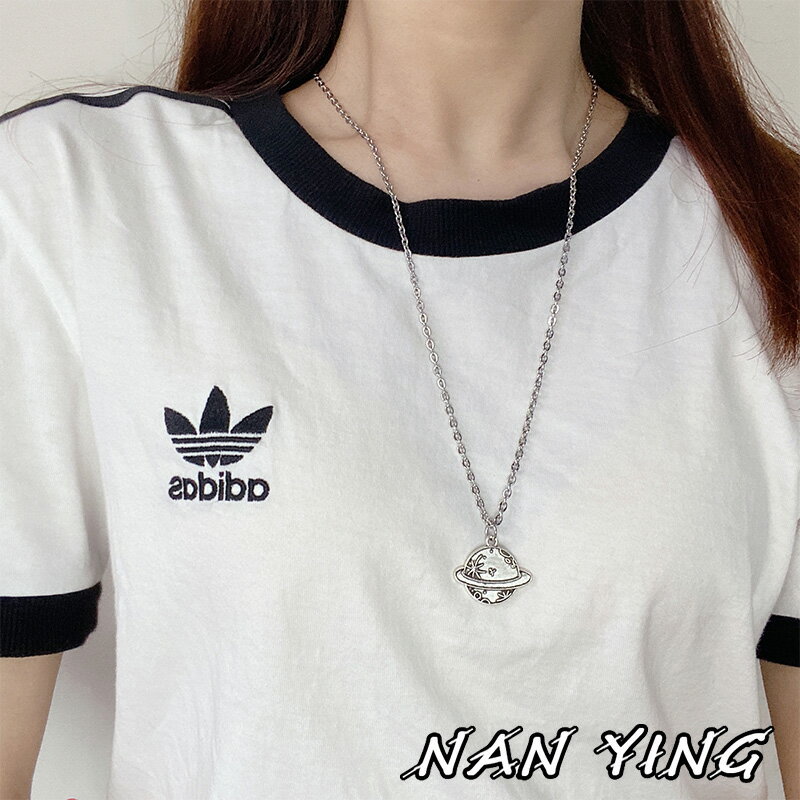 NANYING 復古星球土星行星土酷項鏈女鈦鋼嘻哈吊墜情侶毛衣鏈子潮 2