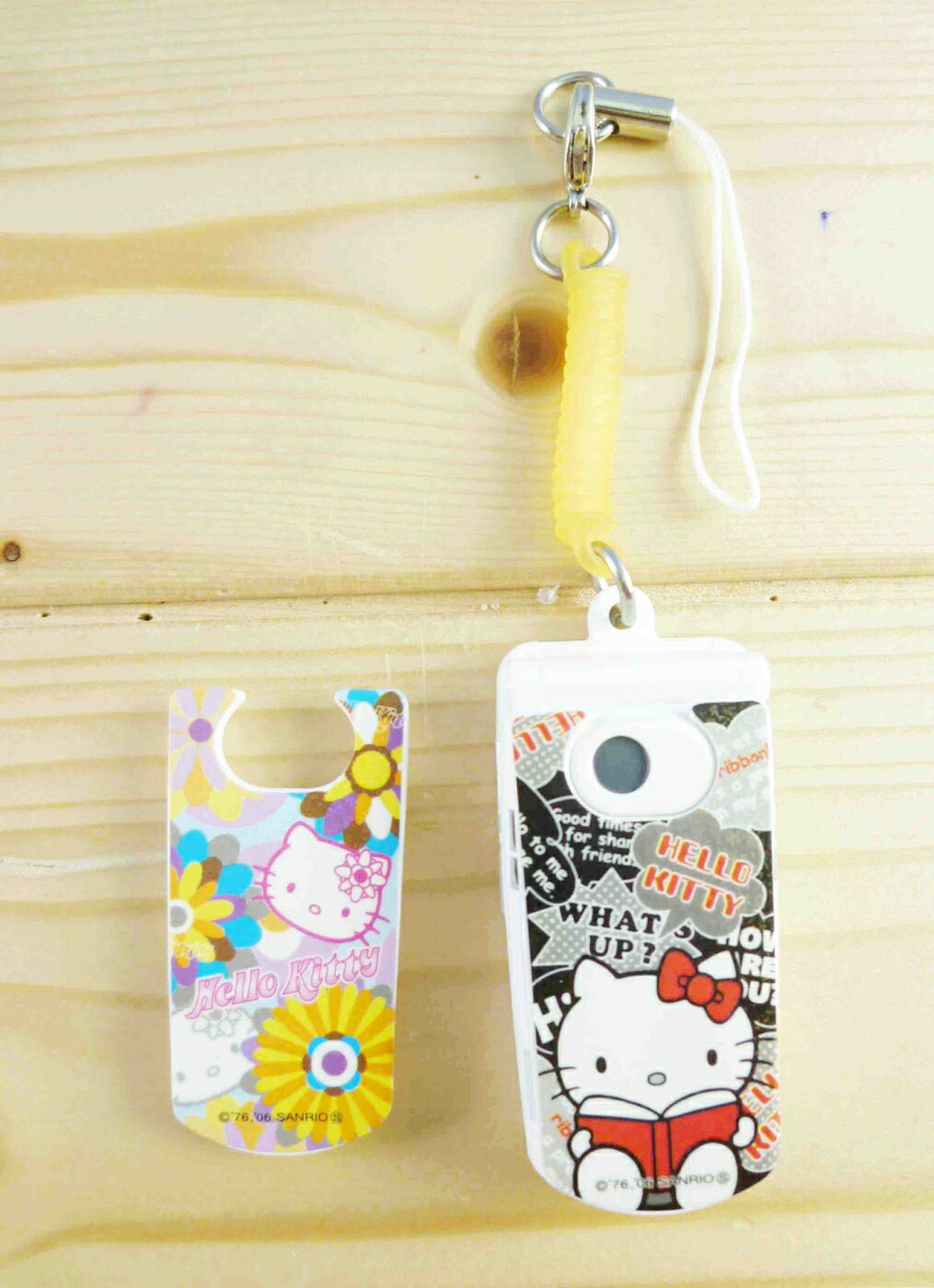 【震撼精品百貨】Hello Kitty 凱蒂貓 可換殼手機吊飾-黑花手機 震撼日式精品百貨