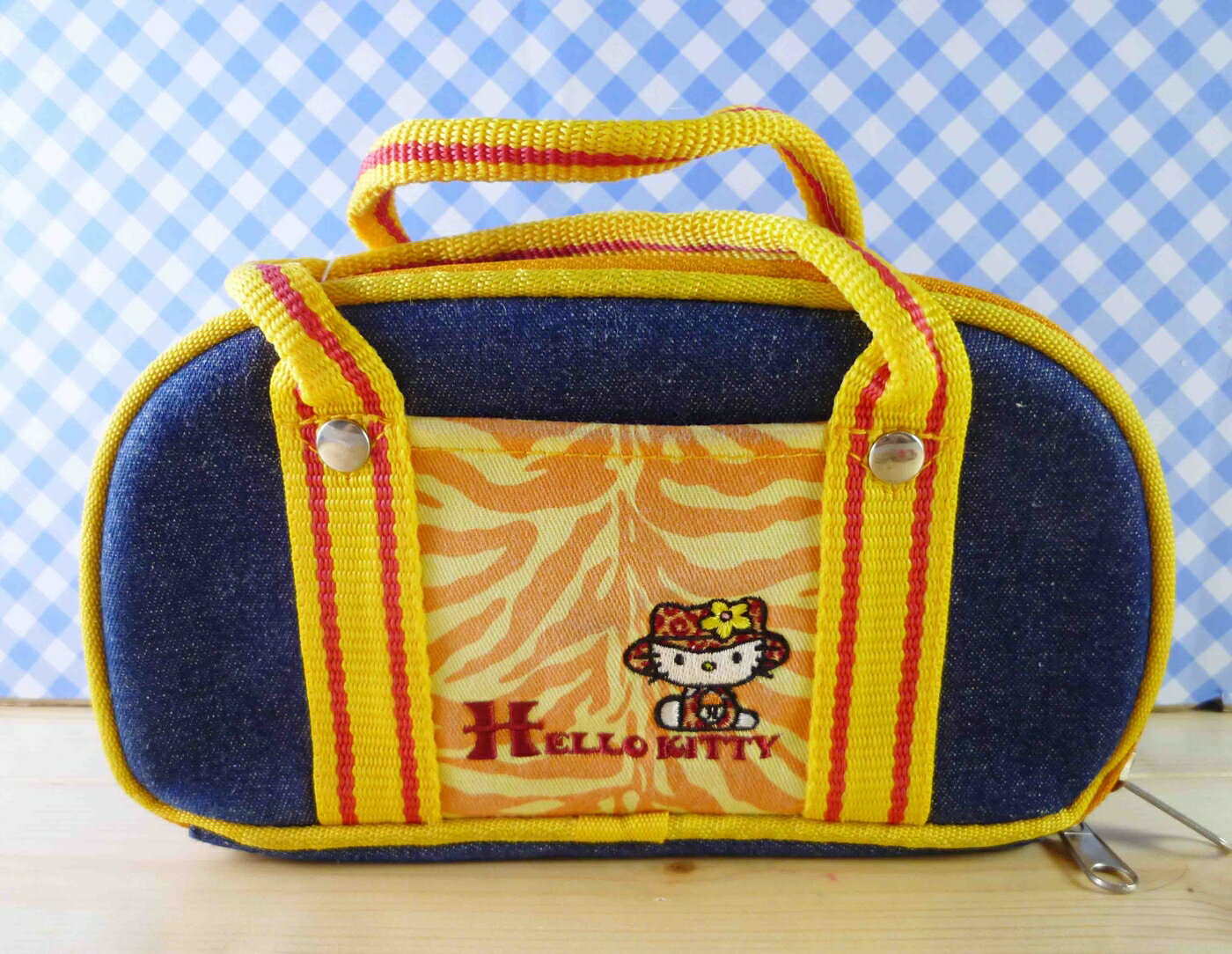 【震撼精品百貨】Hello Kitty 凱蒂貓 化妝包/筆袋-藍色化妝包-牛仔提袋 震撼日式精品百貨