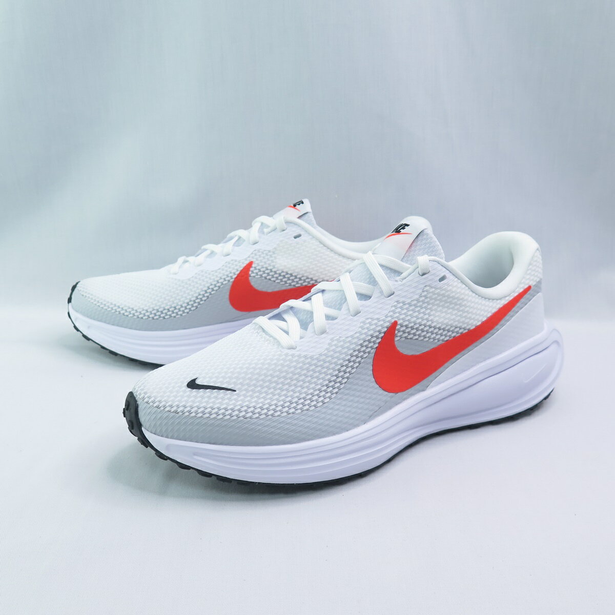 NIKE HJ9198102 男慢跑鞋 Revolution 8 白x亮紅 大尺碼