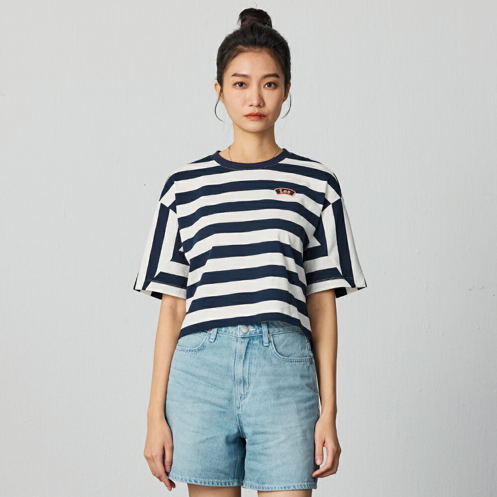 Lee 女款 寬鬆版 橫條紋 袖身特殊剪裁 短版 短袖T恤 | Modern