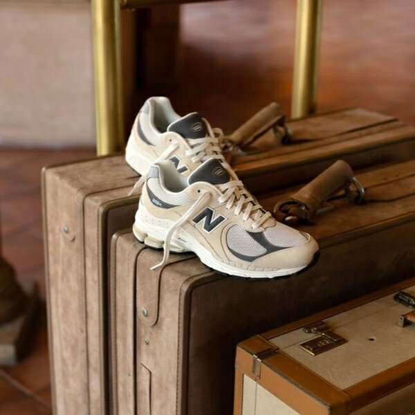 【滿千折百】NEW BALANCE 慢跑鞋 NB 2002R 沙色 米黑 情侶鞋 男女 M2002RFA