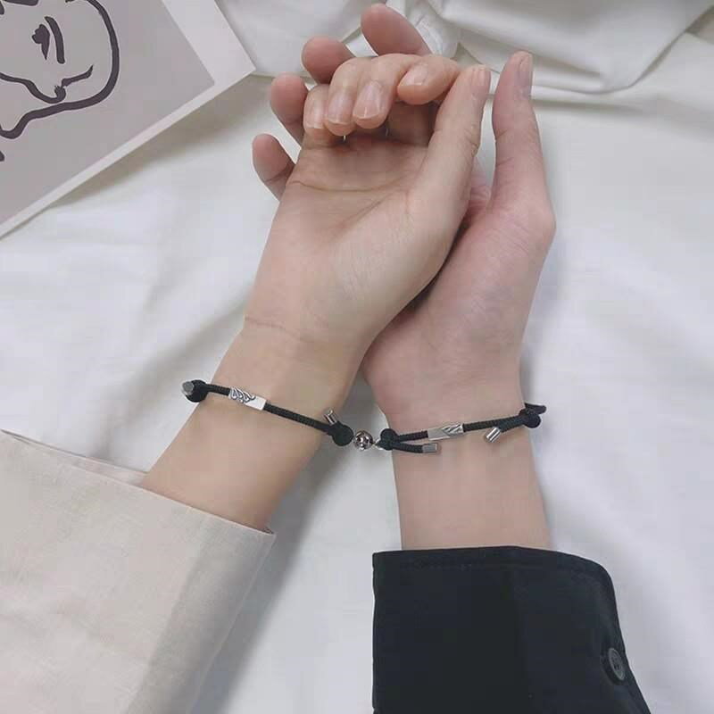 。吸鐵石小皮套情侶山盟海誓磁鐵情侶手鏈一對男女學生情侶款餘生