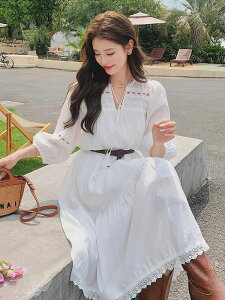 夏季文藝范高級感鏤空蕾絲七分袖連身裙氣質度假風白色裙子洋裝女
