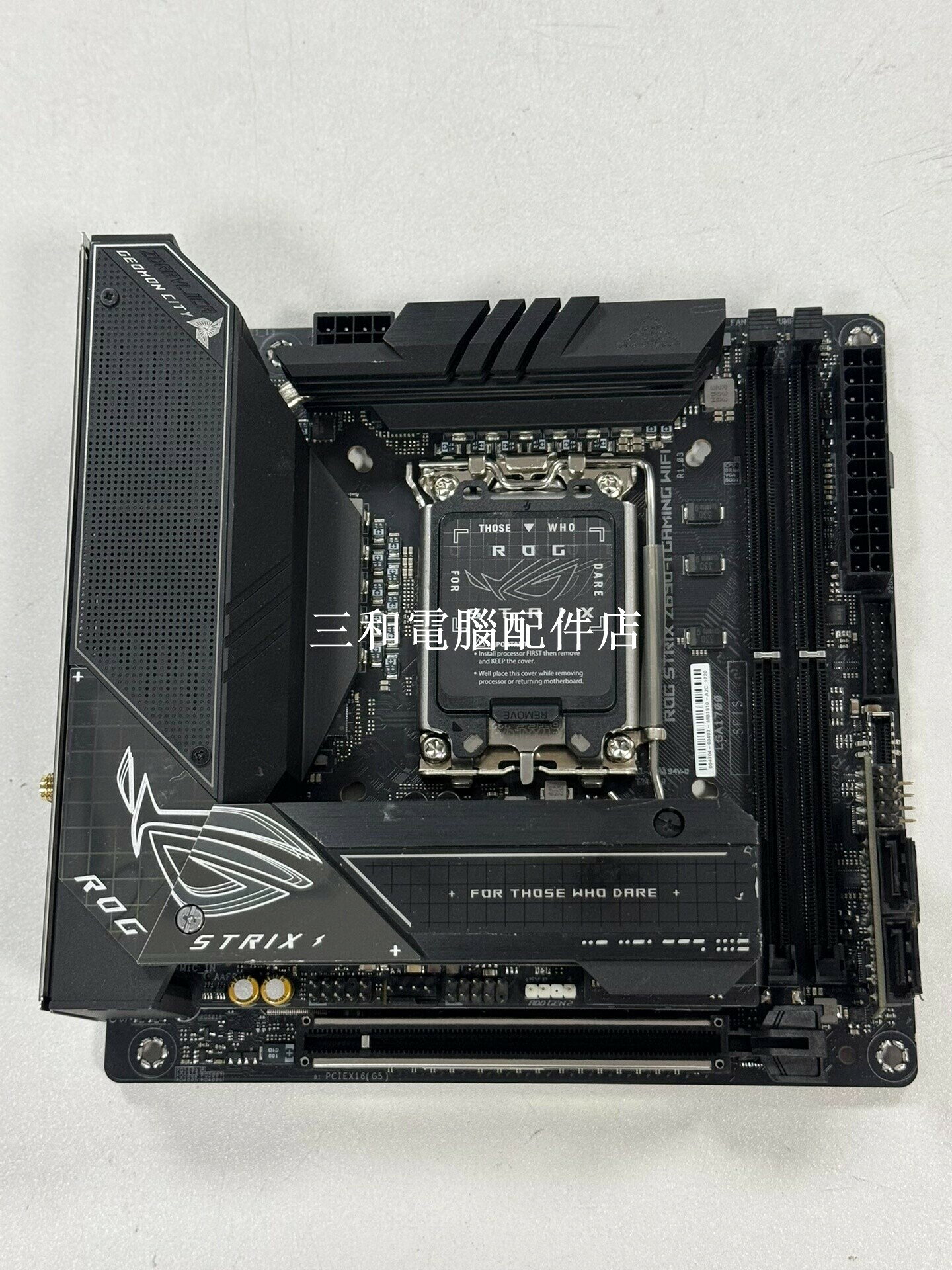 華碩 ROG STRIX Z690-I GAMING WIFI 9成新 支援12-14代處理器 DDR5 ITX主機板 神光同步
