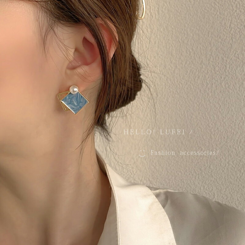 S925銀針霧霾藍色耳釘女不對稱氣質珍珠耳環法式復古港風簡約耳飾