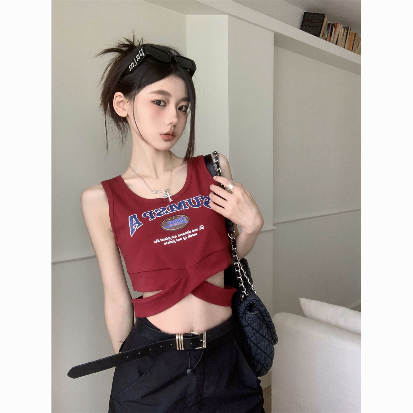 美式復古紅色無袖背心女字母別致短款時尚交叉露腰上衣潮夏季新款【聚寶屋】