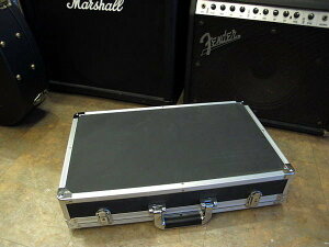 加厚塑料高級電吉他/ Bass 效果器盒 Case (中型內部尺寸 53.5*32*9公分)【唐尼樂器】