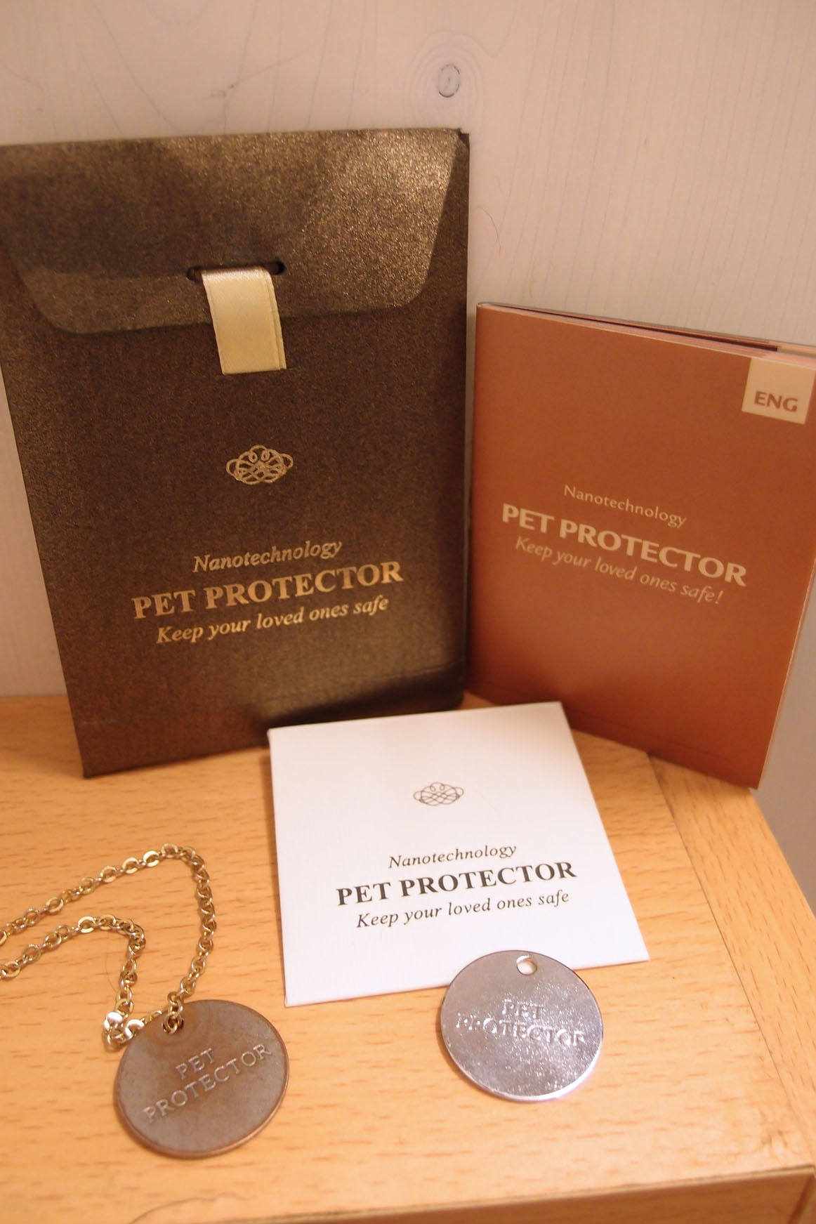 Pet Protector 寵物防蚤蝨鈦金牌~無毒無害4年有效! 1