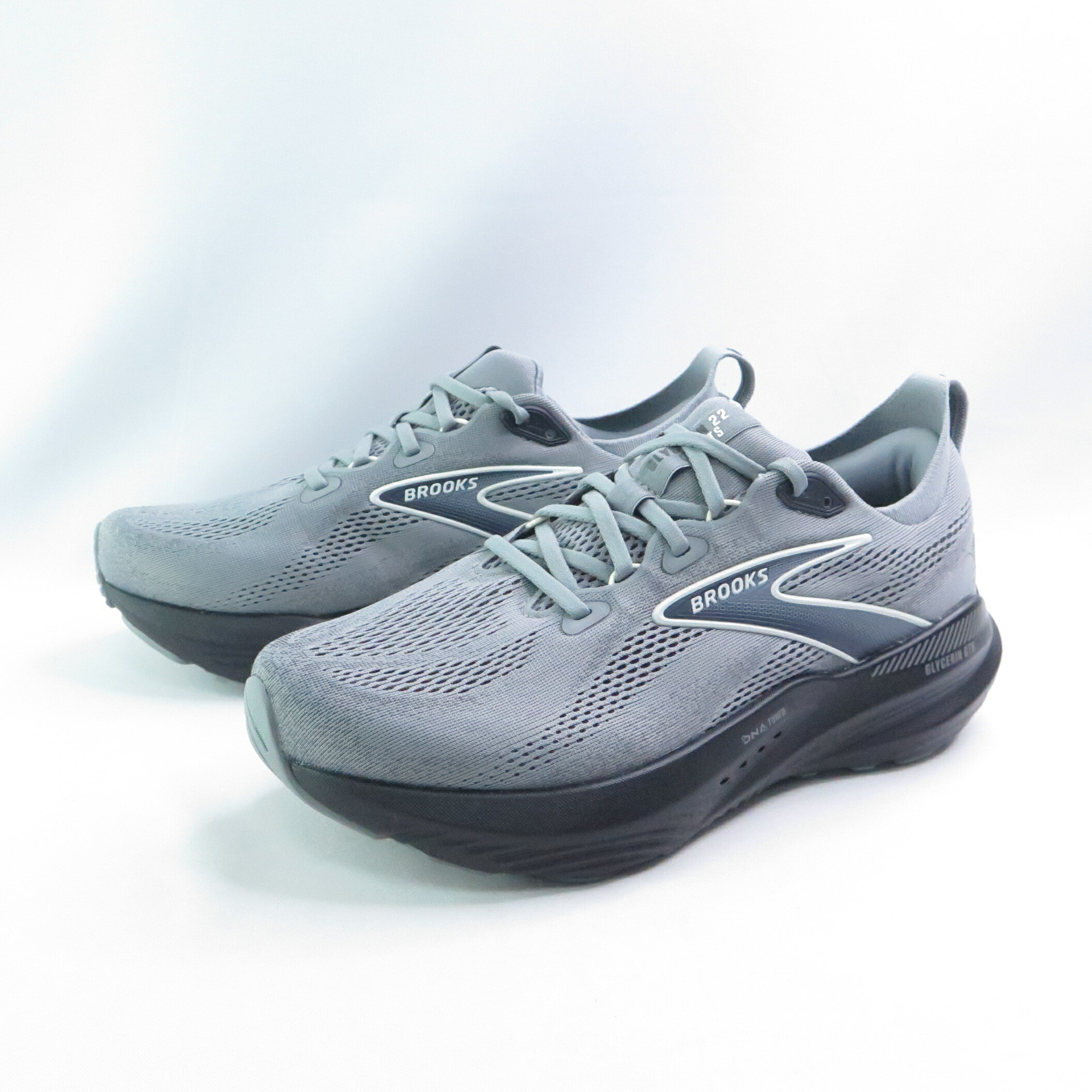 BROOKS 1104464E078 男慢跑鞋 Glycerin GTS 22 甘油系列 4E寬楦 灰