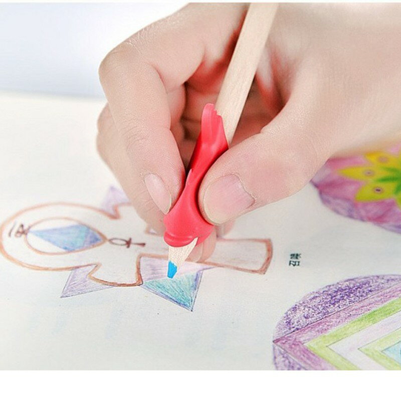 握筆器【E030】台灣出貨 居家 握筆矯正器 練習器 學寫字 鉛筆 寫字 筆套 寫字用品 矽膠小魚握筆器 3