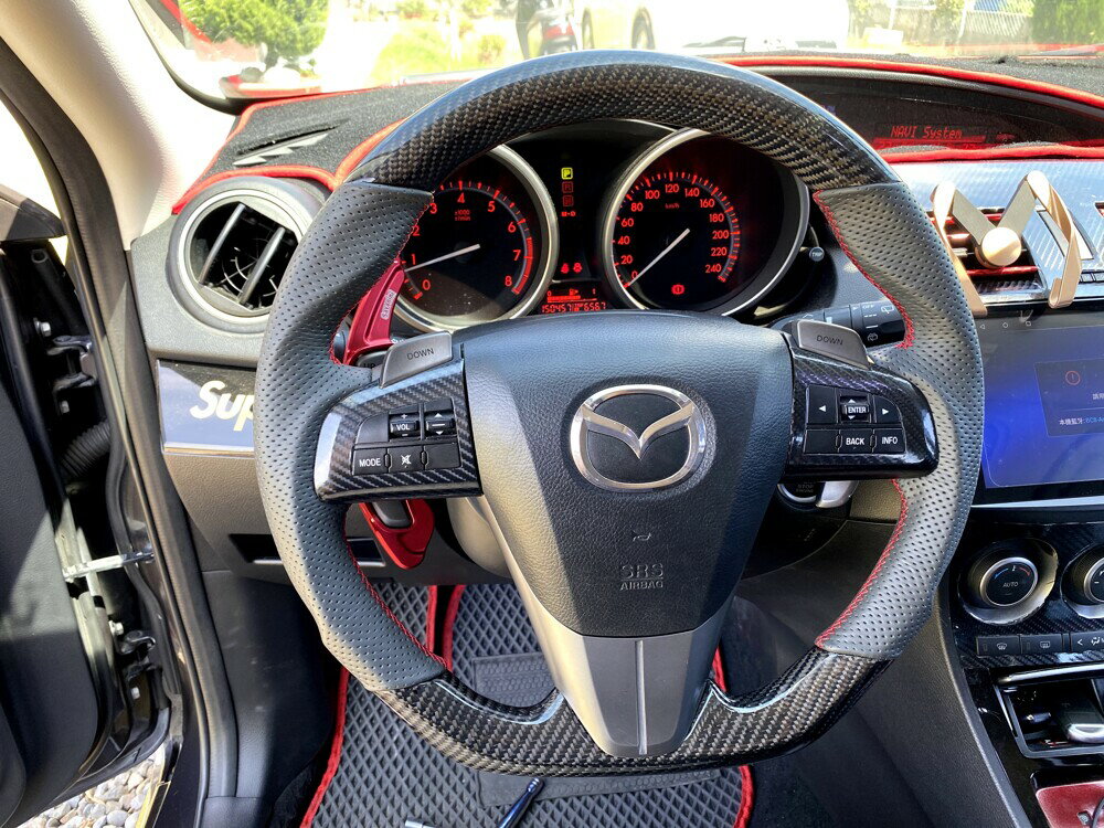 [細活方向盤] 正碳纖維款 Mazda3 Mazda5 MAZDA 馬三 馬五 馬3 馬5 馬自達 變形蟲方向盤 方向盤 造型方向盤