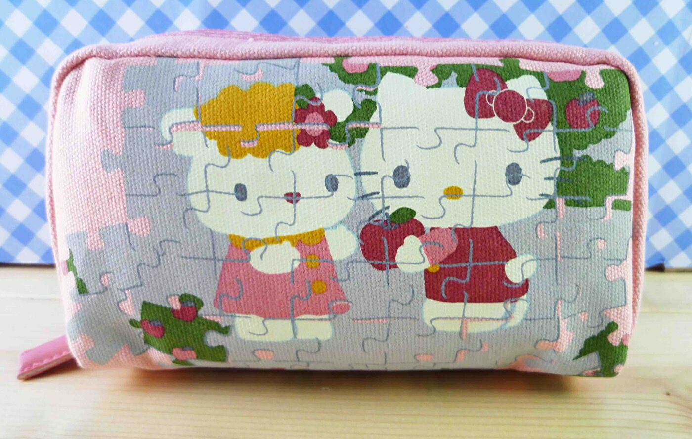 【震撼精品百貨】Hello Kitty 凱蒂貓 化妝包/筆袋-拼圖 震撼日式精品百貨