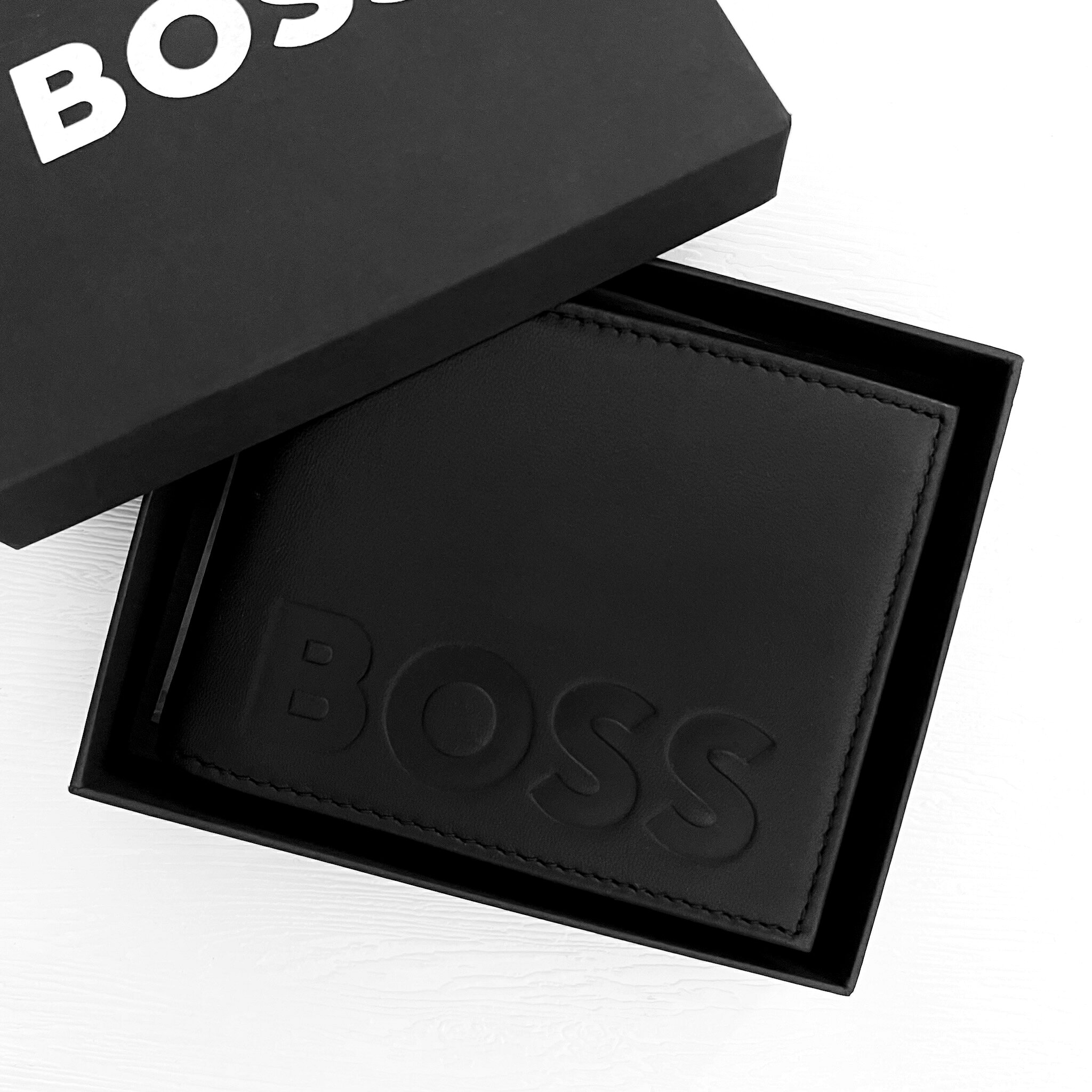 美國百分百【全新真品】BOSS 皮夾 配件 專櫃精品 皮革 零錢袋 短夾 logo壓紋 錢包 黑色 DK52